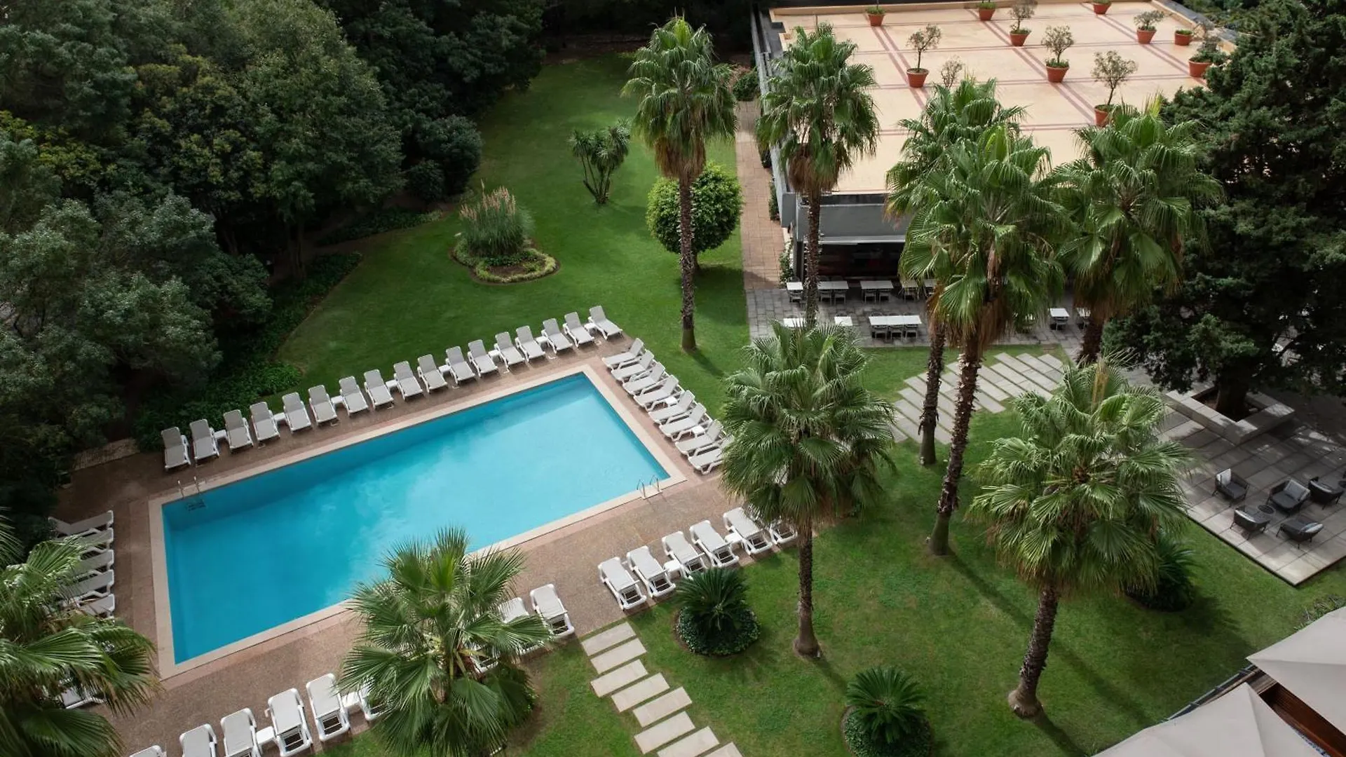 Lisbon Marriott Hotel contacts