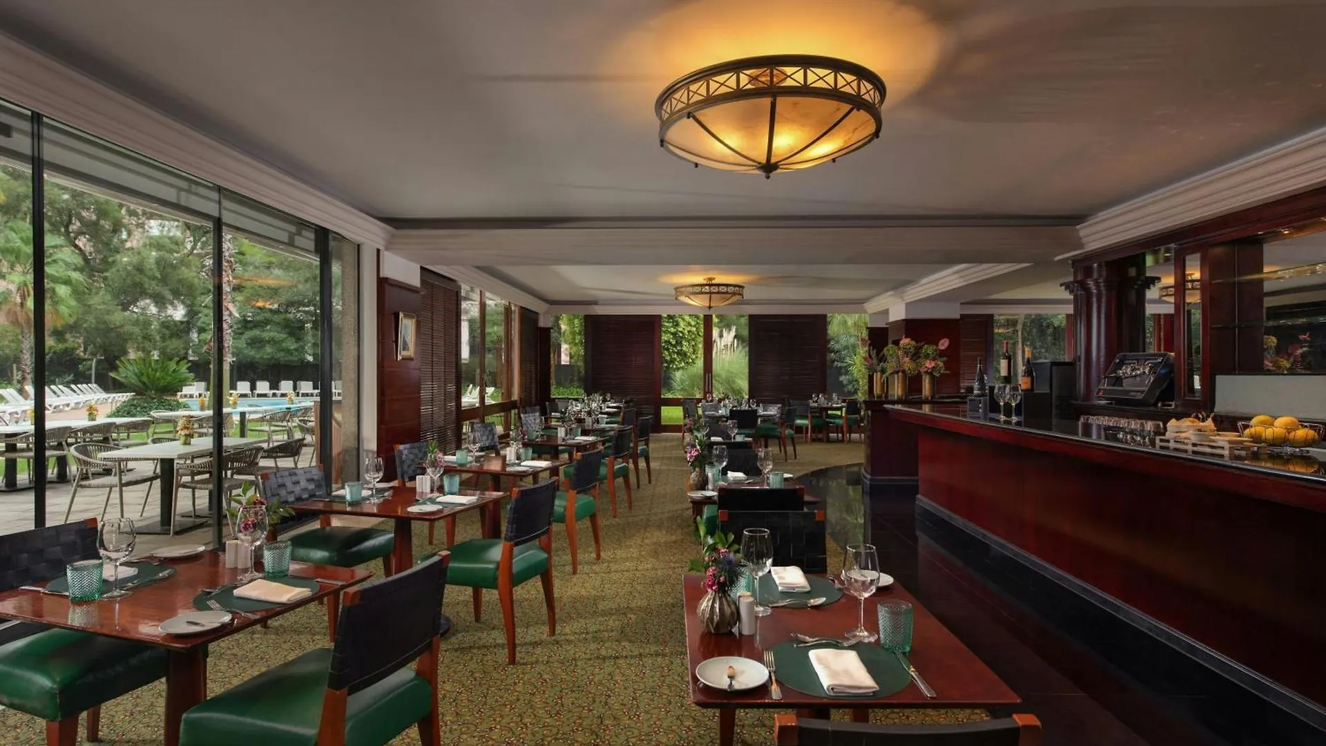 Lisbon Marriott Hotel 4*,